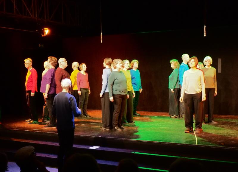 Verhältnisse, eine szenische A-Cappella-Revue